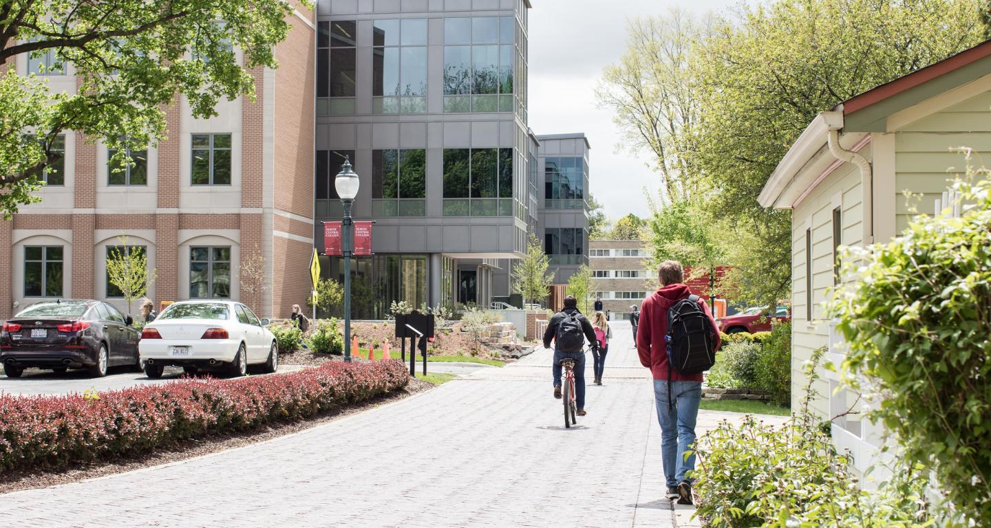 Students walking towards Wentz Science Center