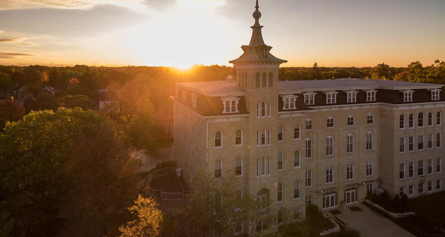 Picture of Old Main at sunrise