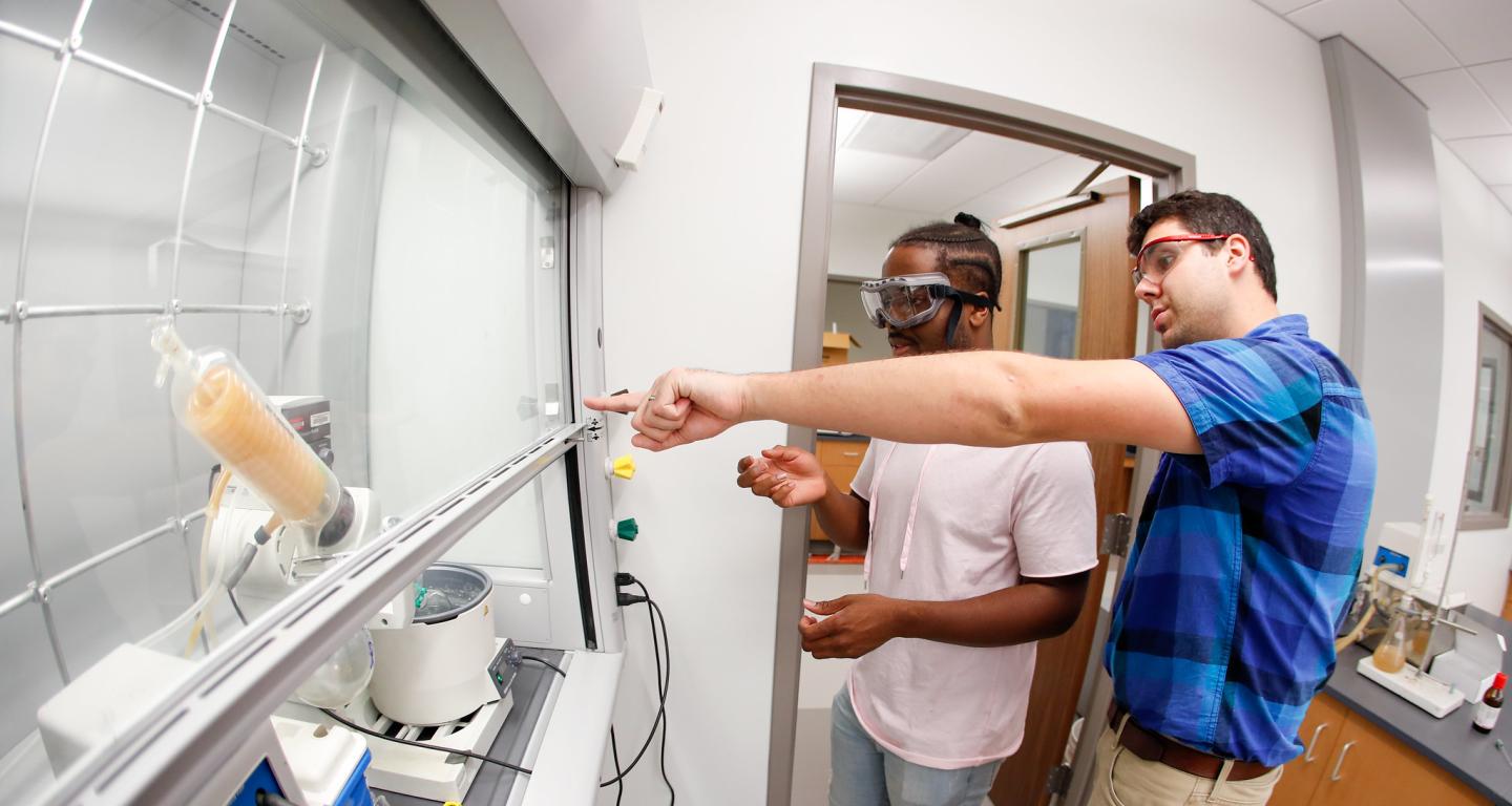 A North Central College chemistry class in progress.