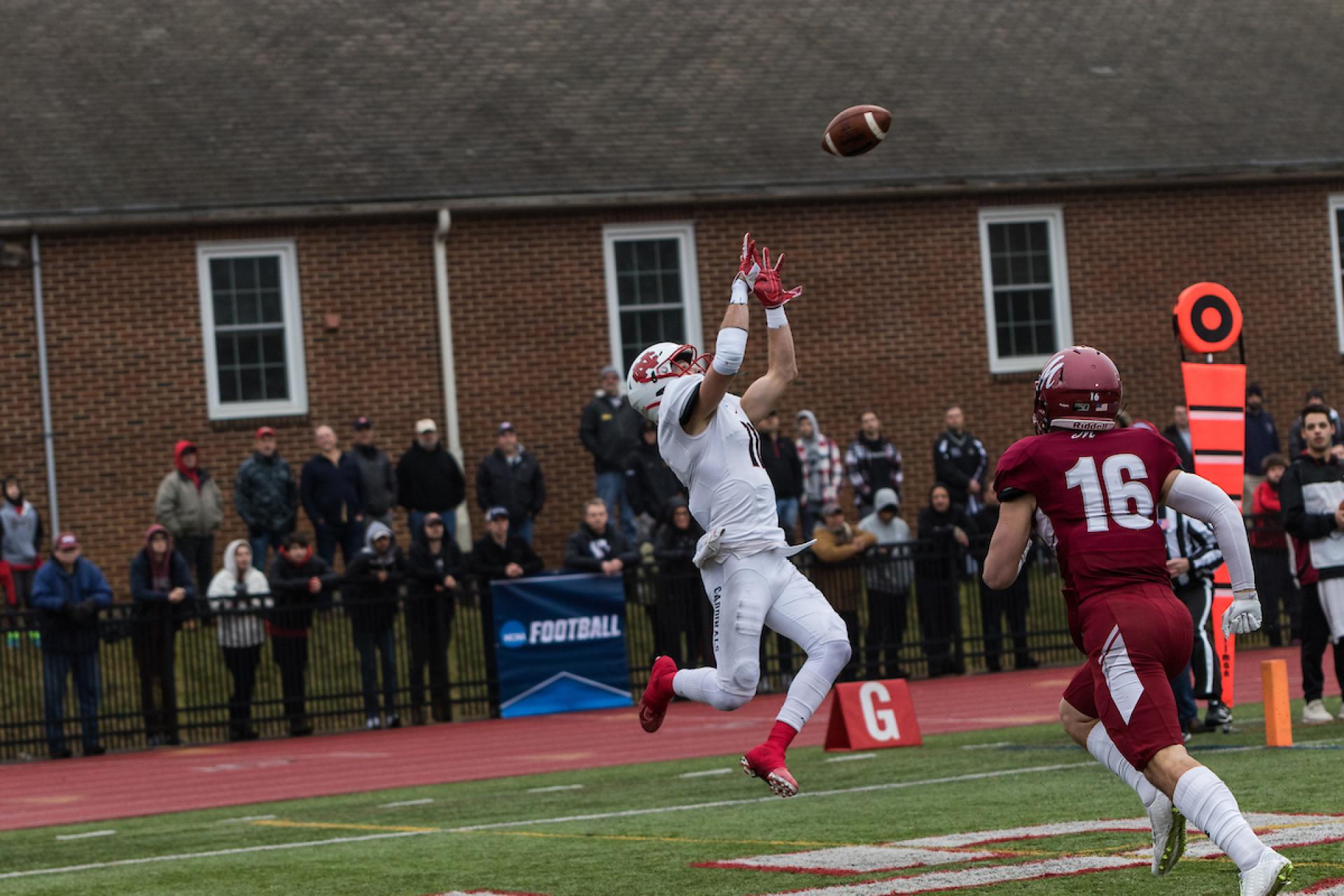 North Central College wide receiver Andrew Kamienski catches a pass.