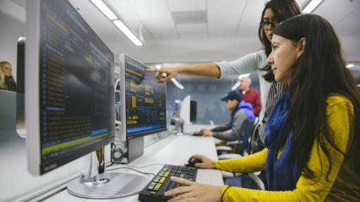 Student studying in bloomberg lab