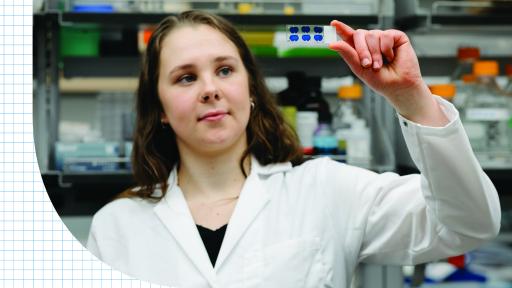 Alexa Zimbelman in lab