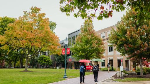 Students walking on Jefferson Pathway