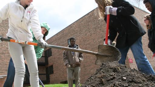 Students volunteering